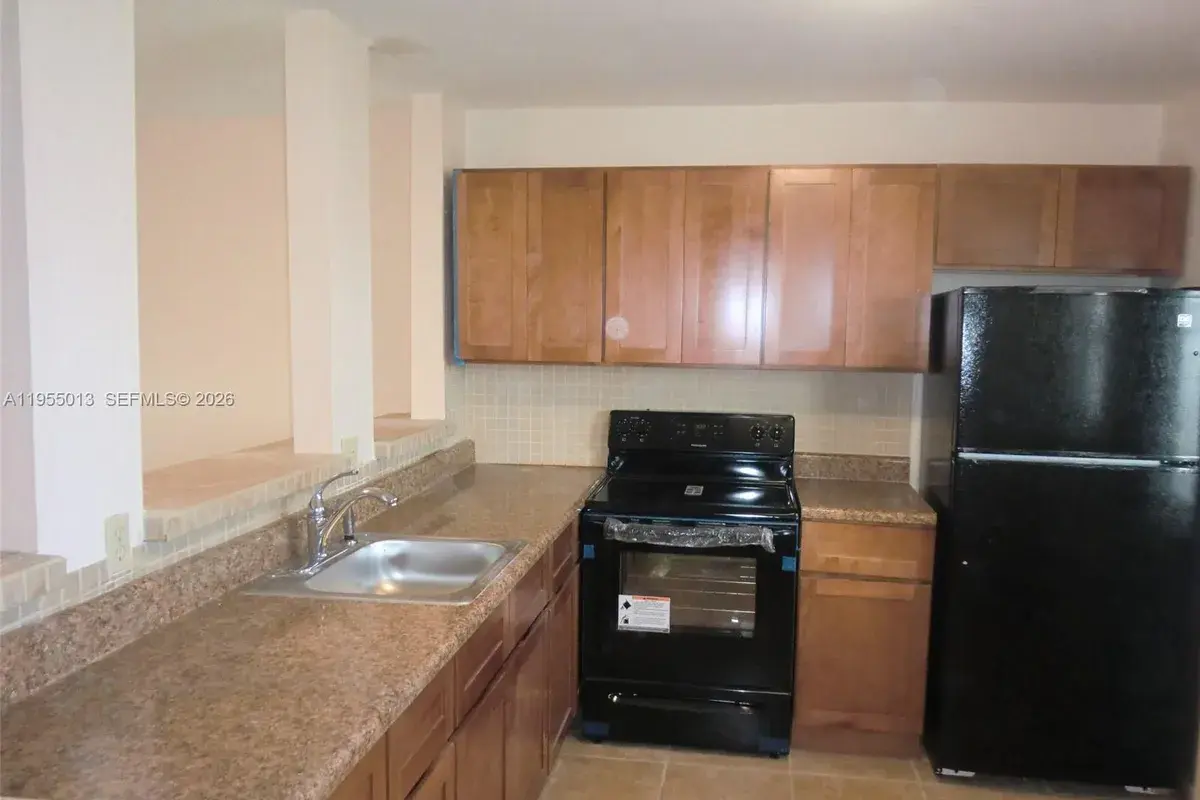 218 NE 12th Ave # 507, Hallandale Beach FL 33009