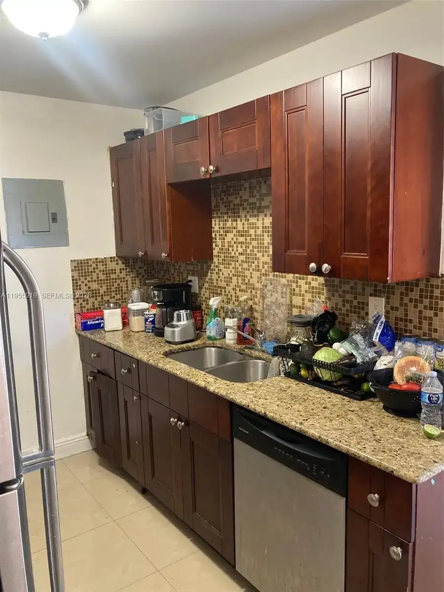 4737 NW 5th Ave, Deerfield Beach FL 33064 photo 2