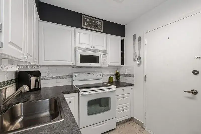 17800 Atlantic Blvd # 203, Sunny Isles Beach FL 33160 photo 2