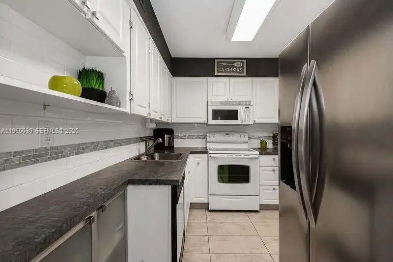 17800 Atlantic Blvd # 203, Sunny Isles Beach FL 33160 photo 3