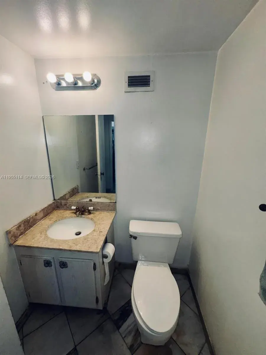 3725 S Ocean Dr # 715, Hollywood FL 33019