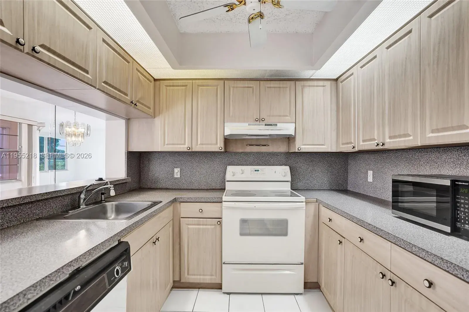900 SW 128th Ave # 103D, Pembroke Pines FL 33027