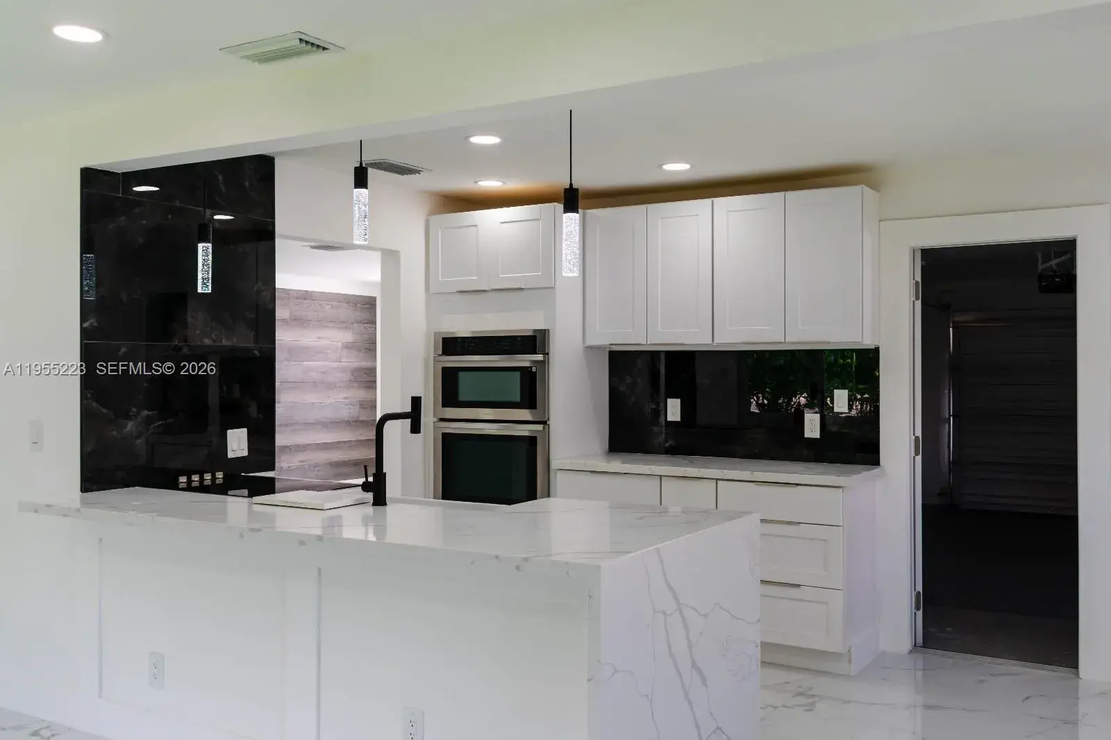 1009 Leisure Ln, Boynton Beach FL 33426