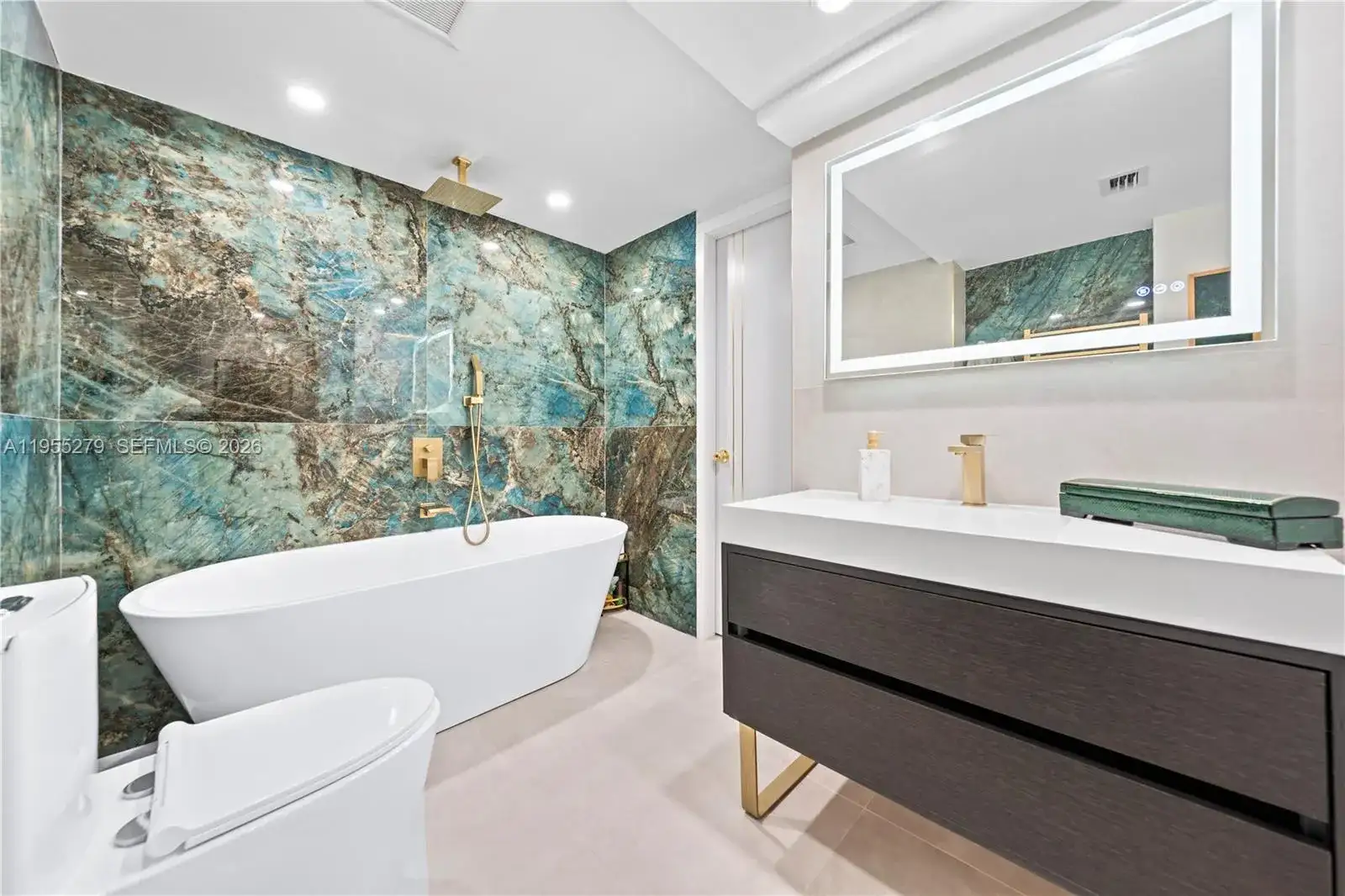 3703 NE 166th St # 406, North Miami Beach FL 33160 photo 2