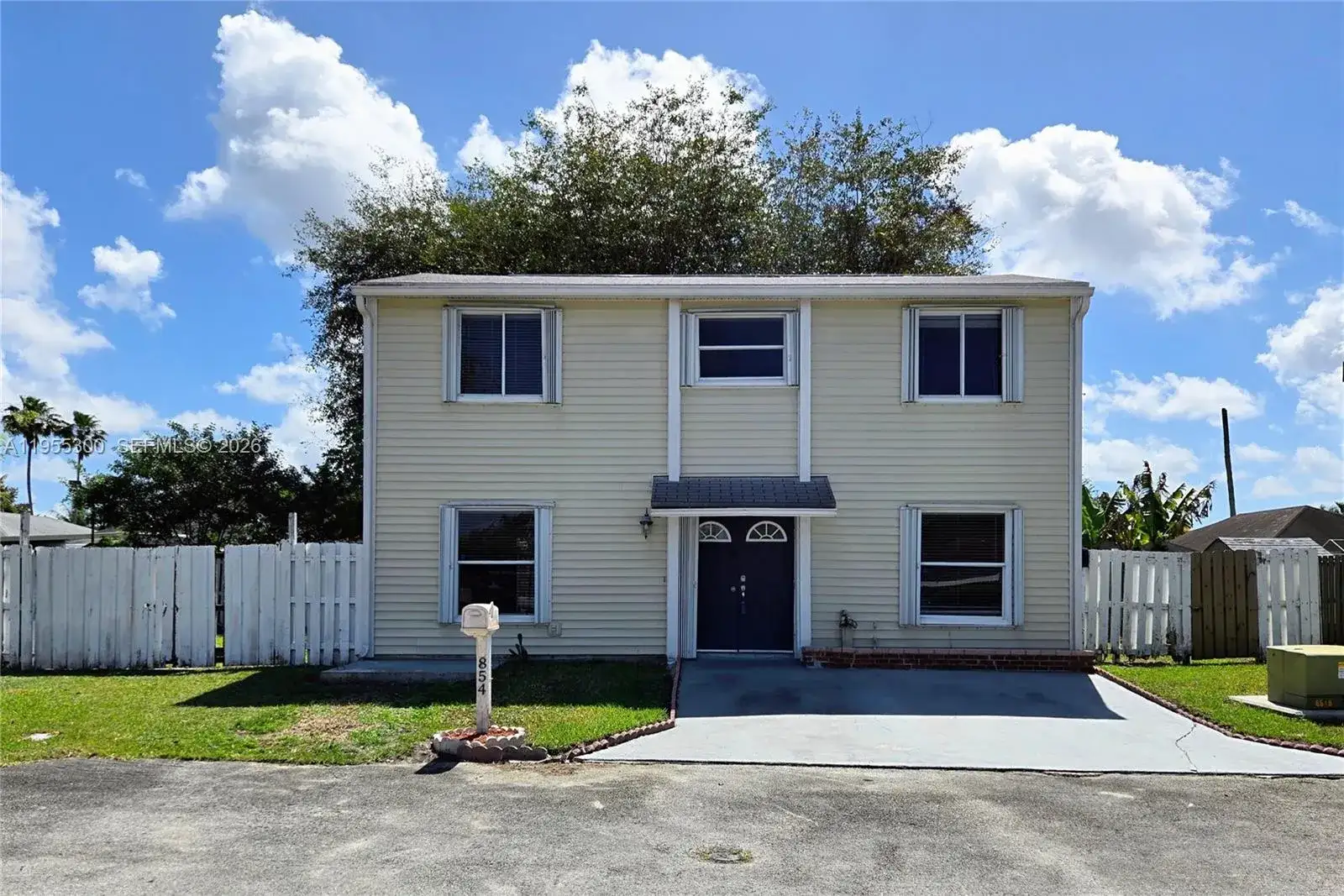 854 SW 8th Pl, Florida City FL 33034 photo 2
