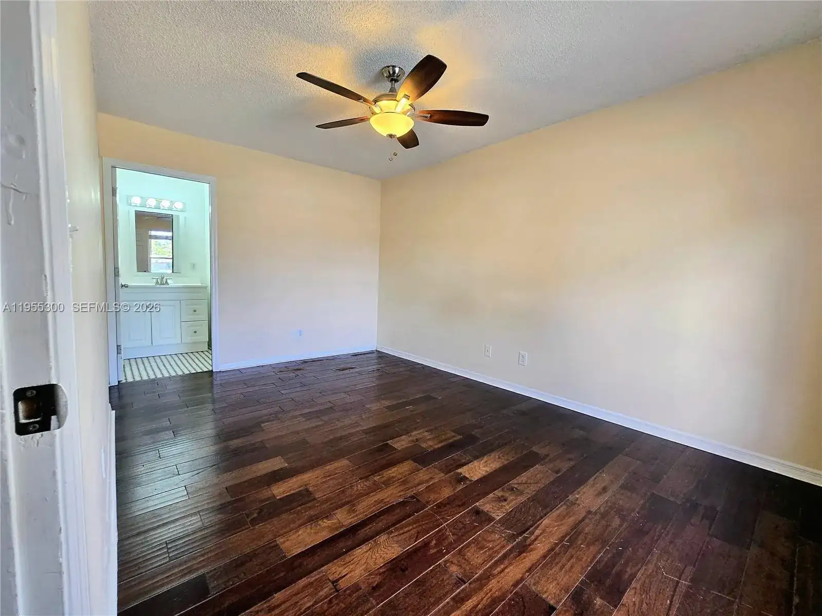 854 SW 8th Pl, Florida City FL 33034 photo 4
