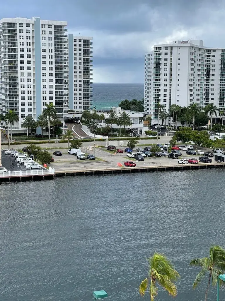 1000 Parkview Dr # 1016, Hallandale Beach FL 33009