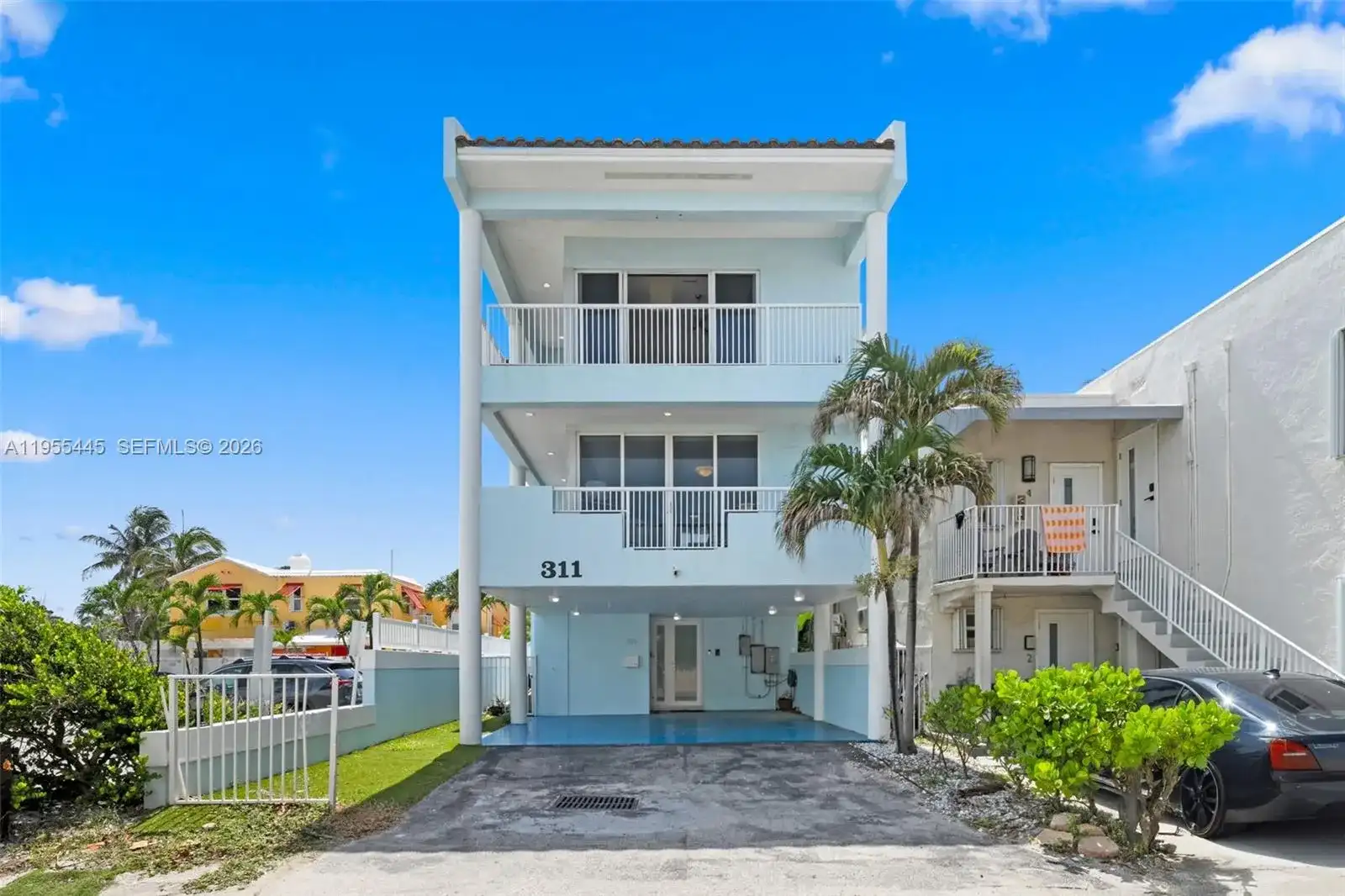 311 N Surf Rd, Hollywood FL 33019