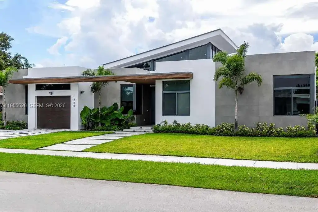1830 NE 193rd St, Miami FL 33179 photo 3
