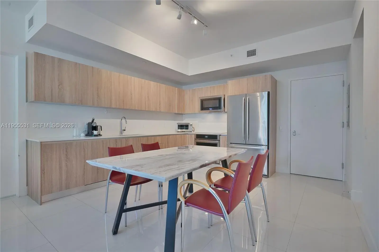 2960 NE 207th St # 615, Aventura FL 33180