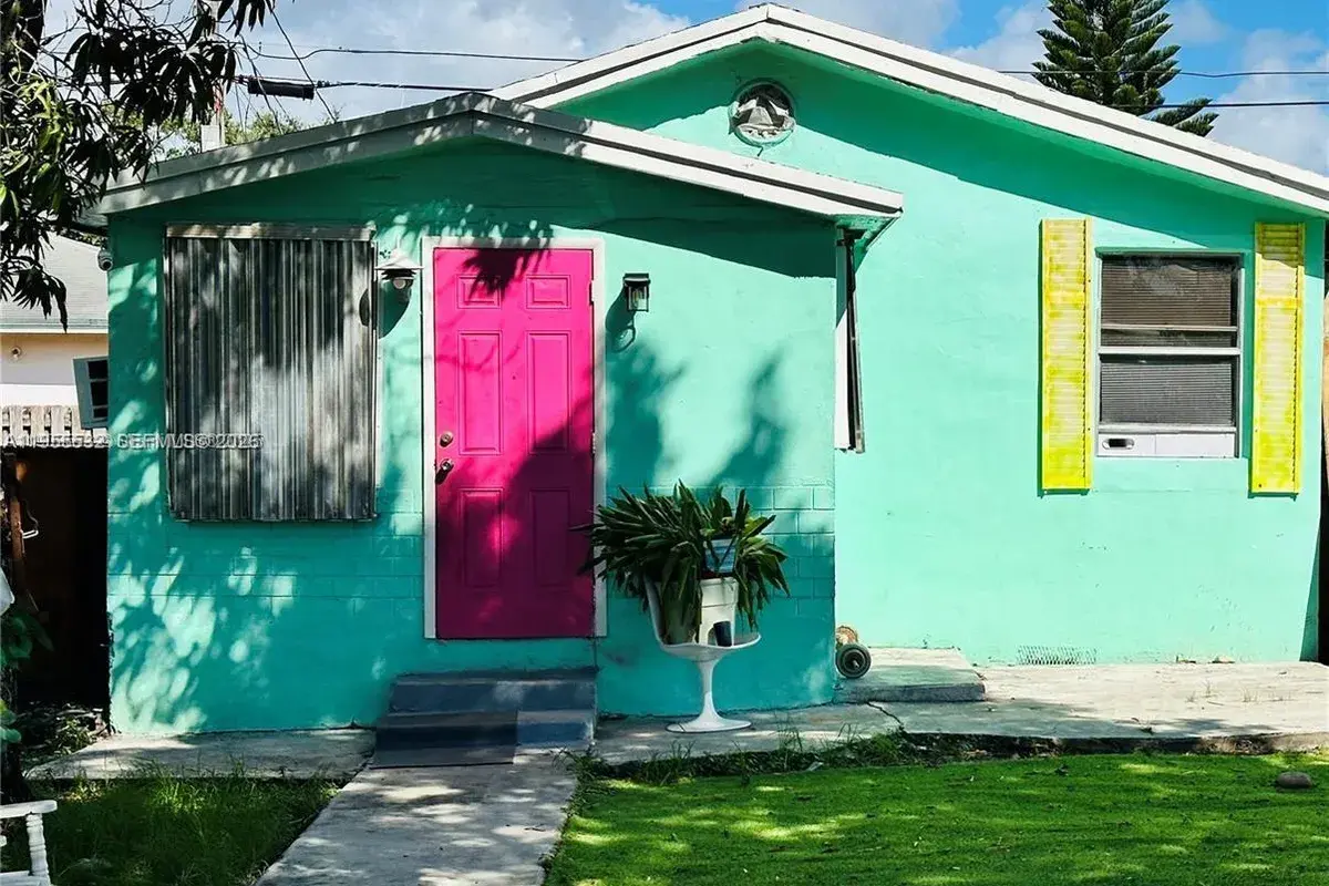 2239 Sheridan St, Hollywood FL 33020