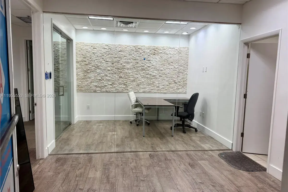 7500 NW 25th St # 205, Miami FL 33122