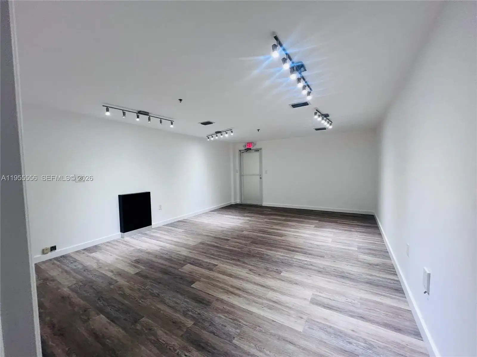 7500 NW 25th St # 256, Miami FL 33122 photo 3