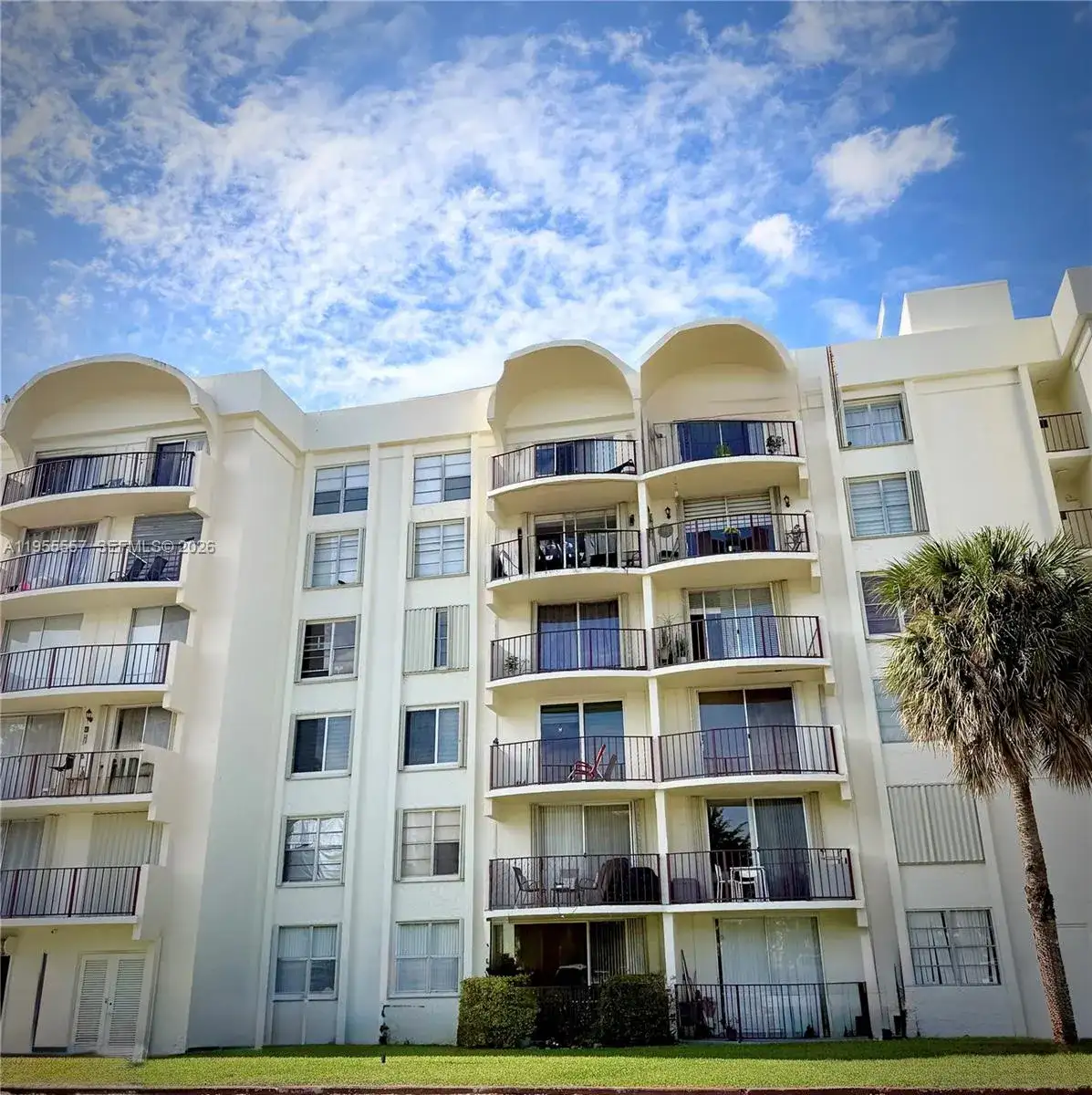 9310 Fontainebleau Blvd # 203, Miami FL 33172 photo 2