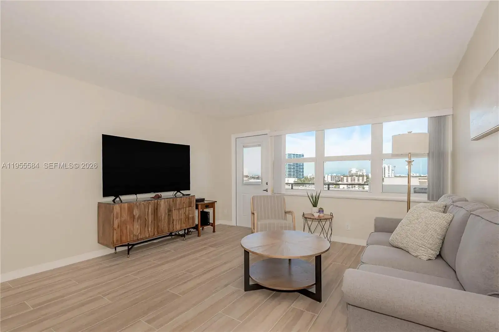 401 Golden Isles Dr # 902, Hallandale Beach FL 33009 photo 4