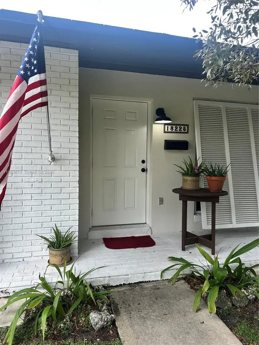 18225 SW 94th Ave, Palmetto Bay FL 33157 photo 2