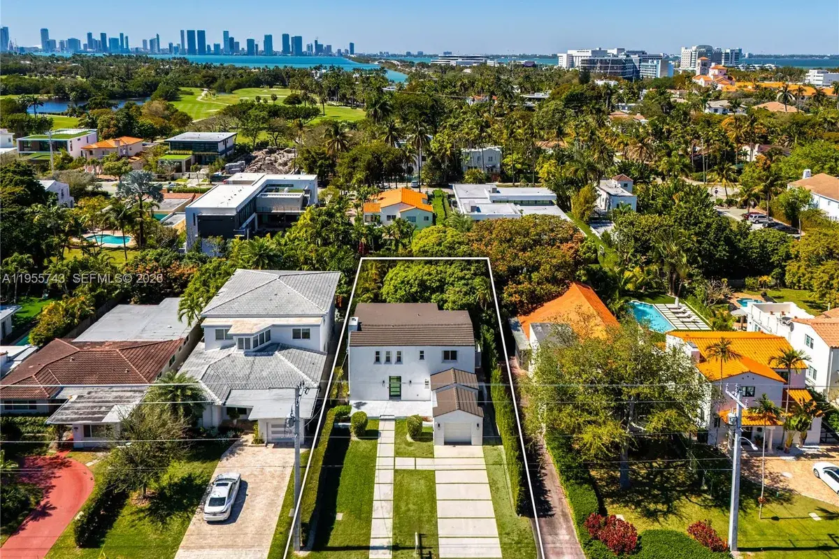 3166 Royal Palm Ave, Miami Beach FL 33140
