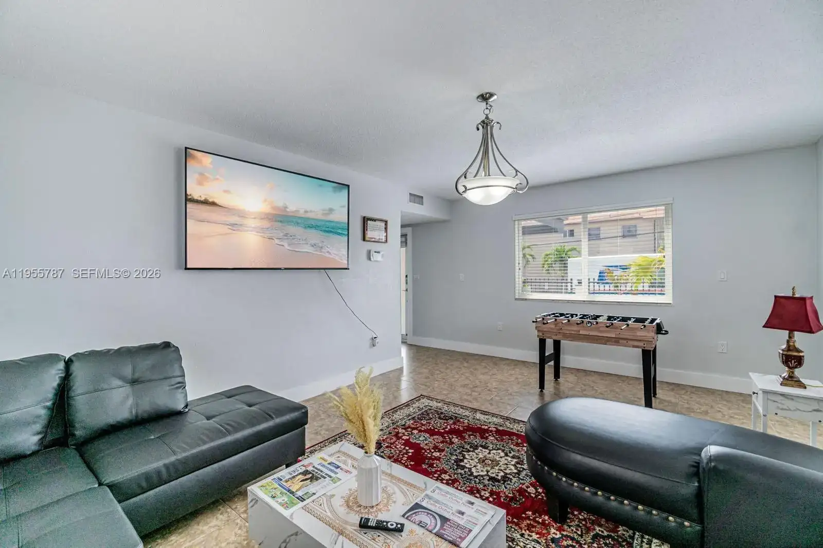 901 NW 22nd Pl, Miami FL 33125 photo 4