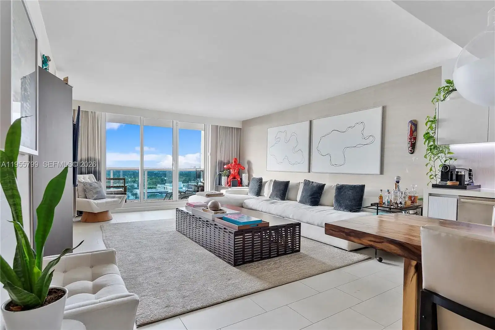 102 24th St # 1427, Miami Beach FL 33139 photo 2
