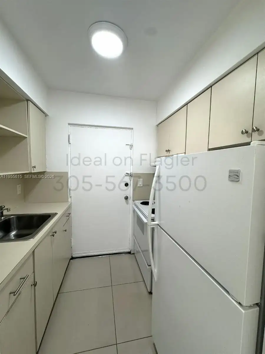 5165 W Flagler St # F, Miami FL 33134 photo 4