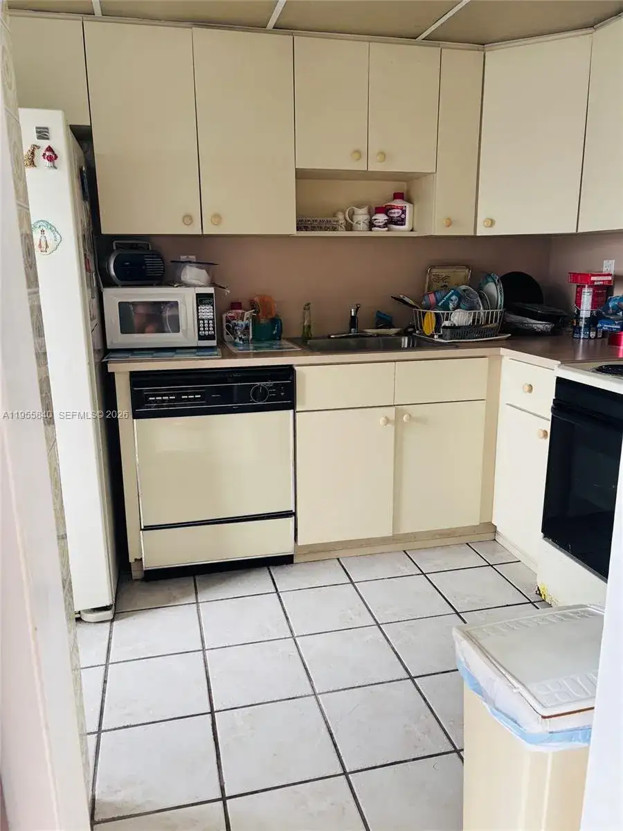 1400 SW 27th Ave # 303, Miami FL 33145 photo 2