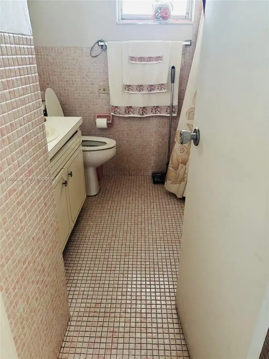 1400 SW 27th Ave # 303, Miami FL 33145 photo 3