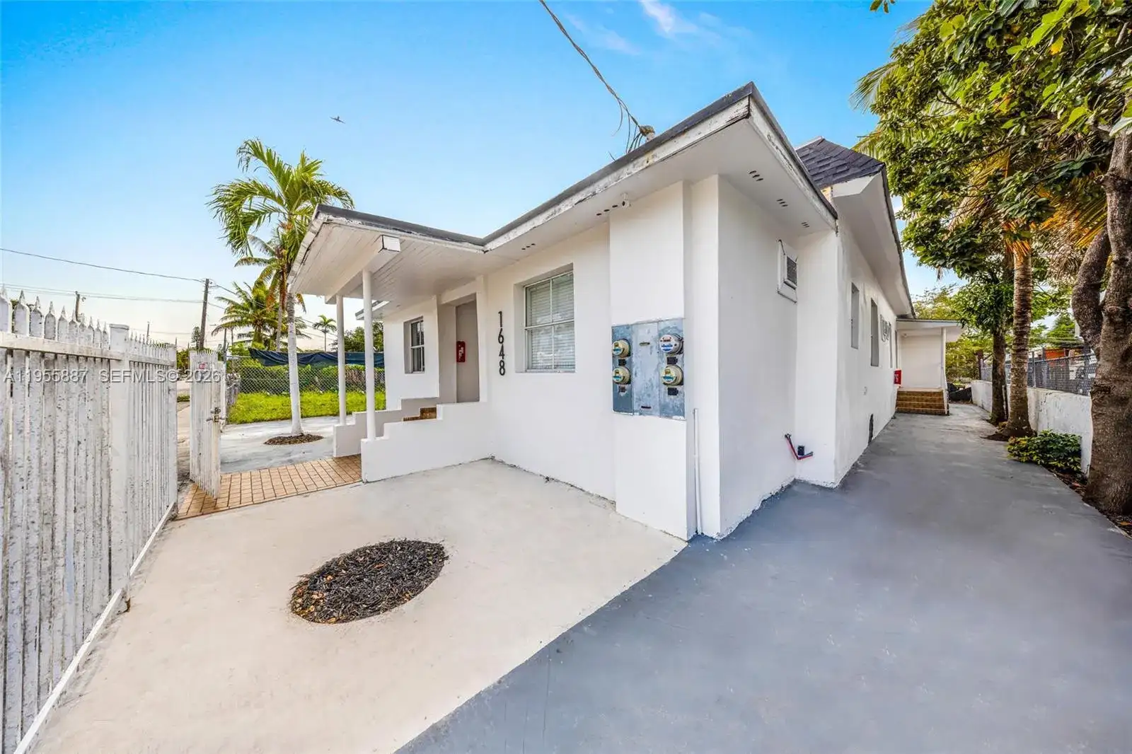 1648 NW 33rd St, Miami FL 33142 photo 4