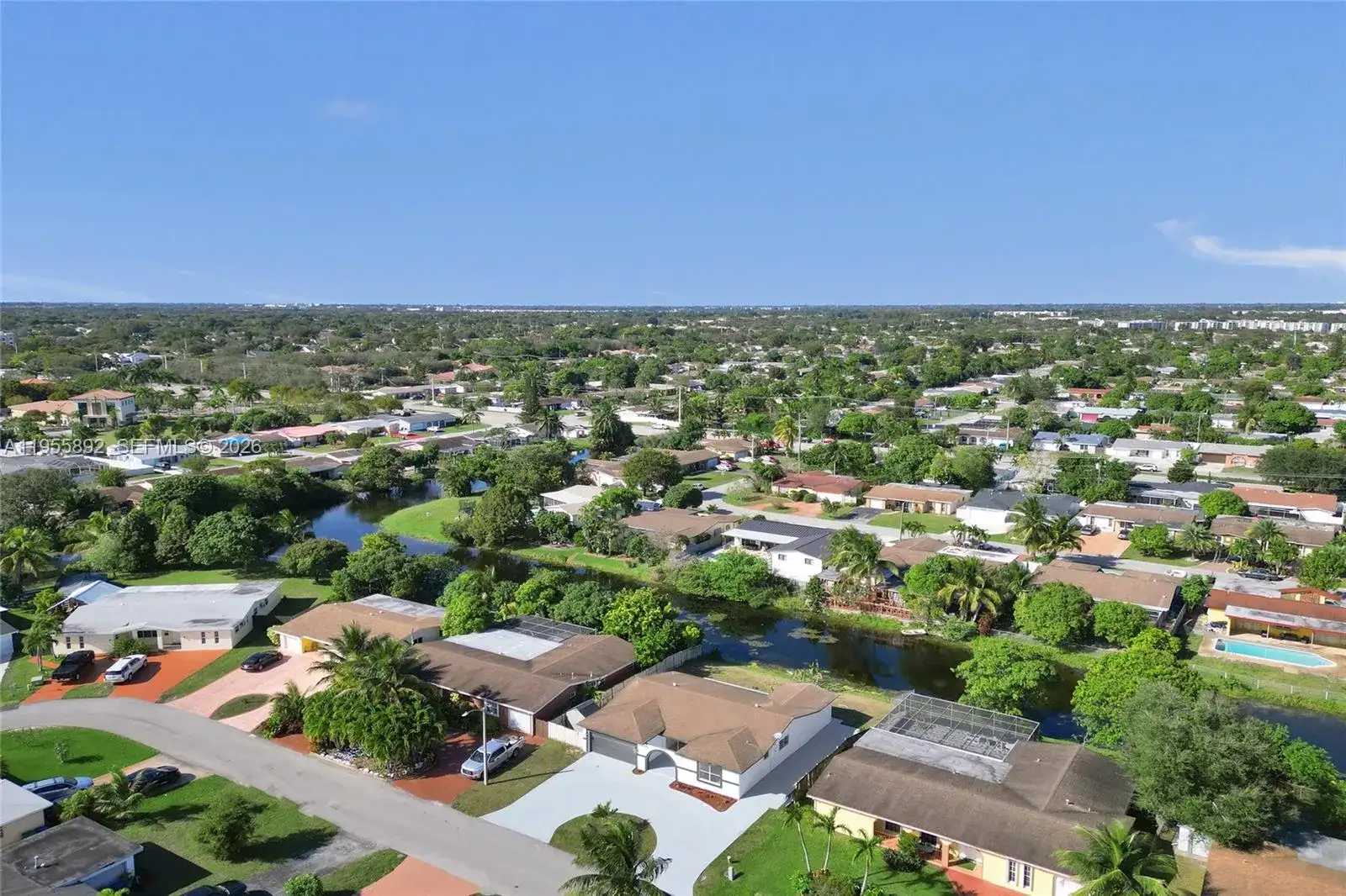 8649 W Long Acre Dr, Miramar FL 33025 photo 2