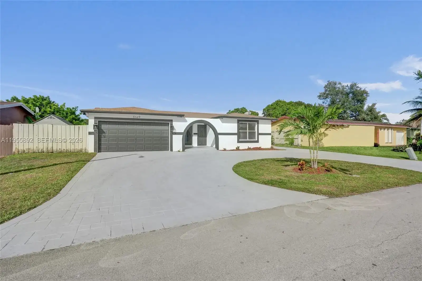 8649 W Long Acre Dr, Miramar FL 33025 photo 3