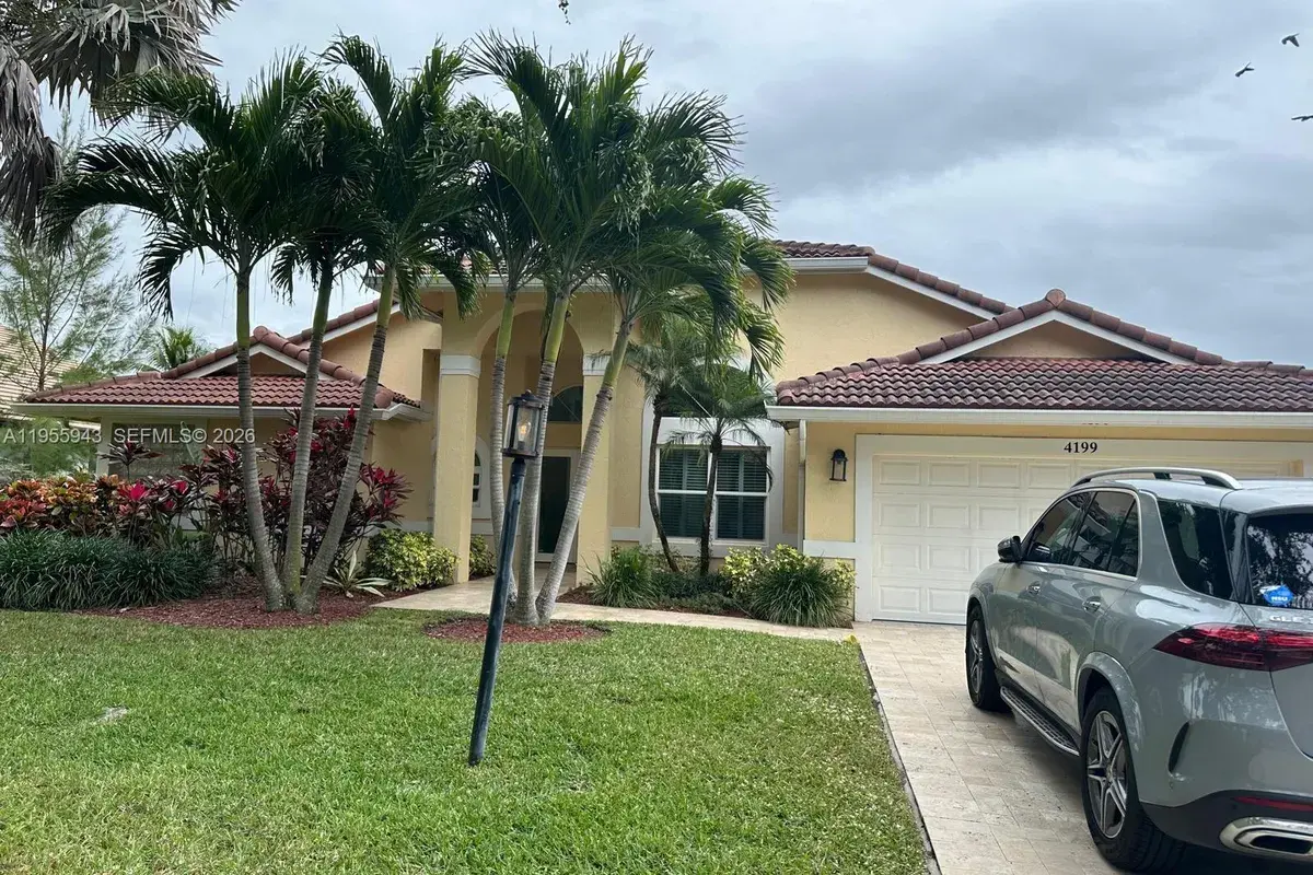 4199 NW 81st Ter, Coral Springs FL 33065