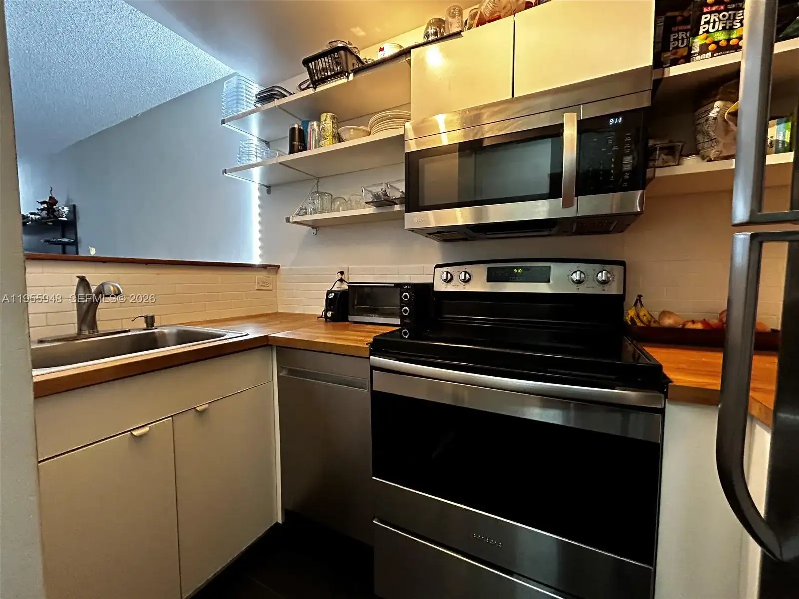 7801 NE 4th Ct # 512, Miami FL 33138 photo 3