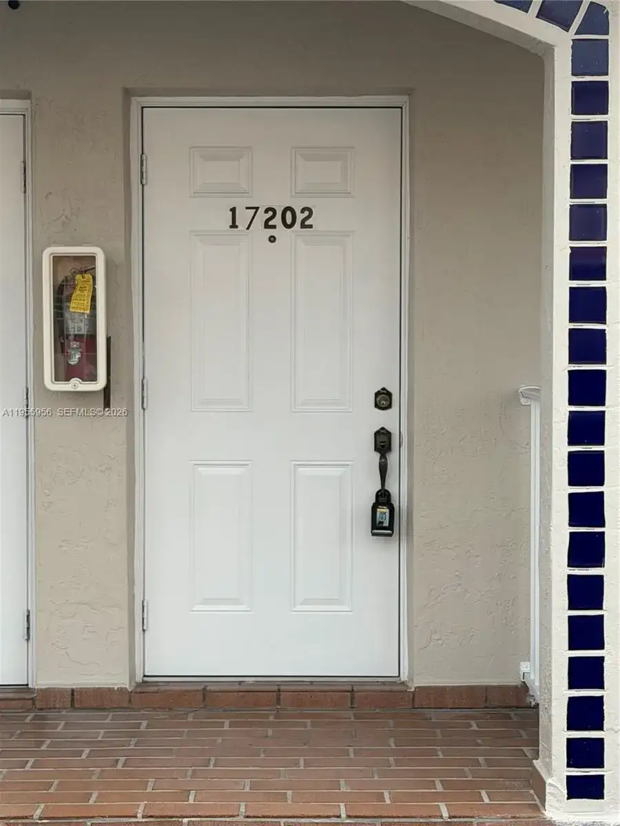 10101 W Okeechobee Rd # 17202, Hialeah Gardens FL 33016 photo 3