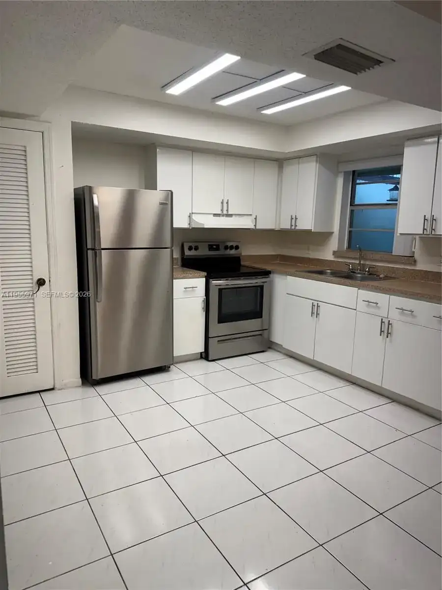 6532 SW 18th Ct, North Lauderdale FL 33068 photo 3