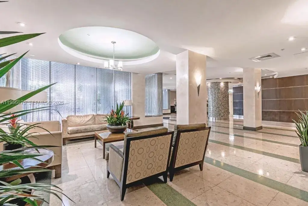 3901 S Ocean Dr, Hollywood FL 33019