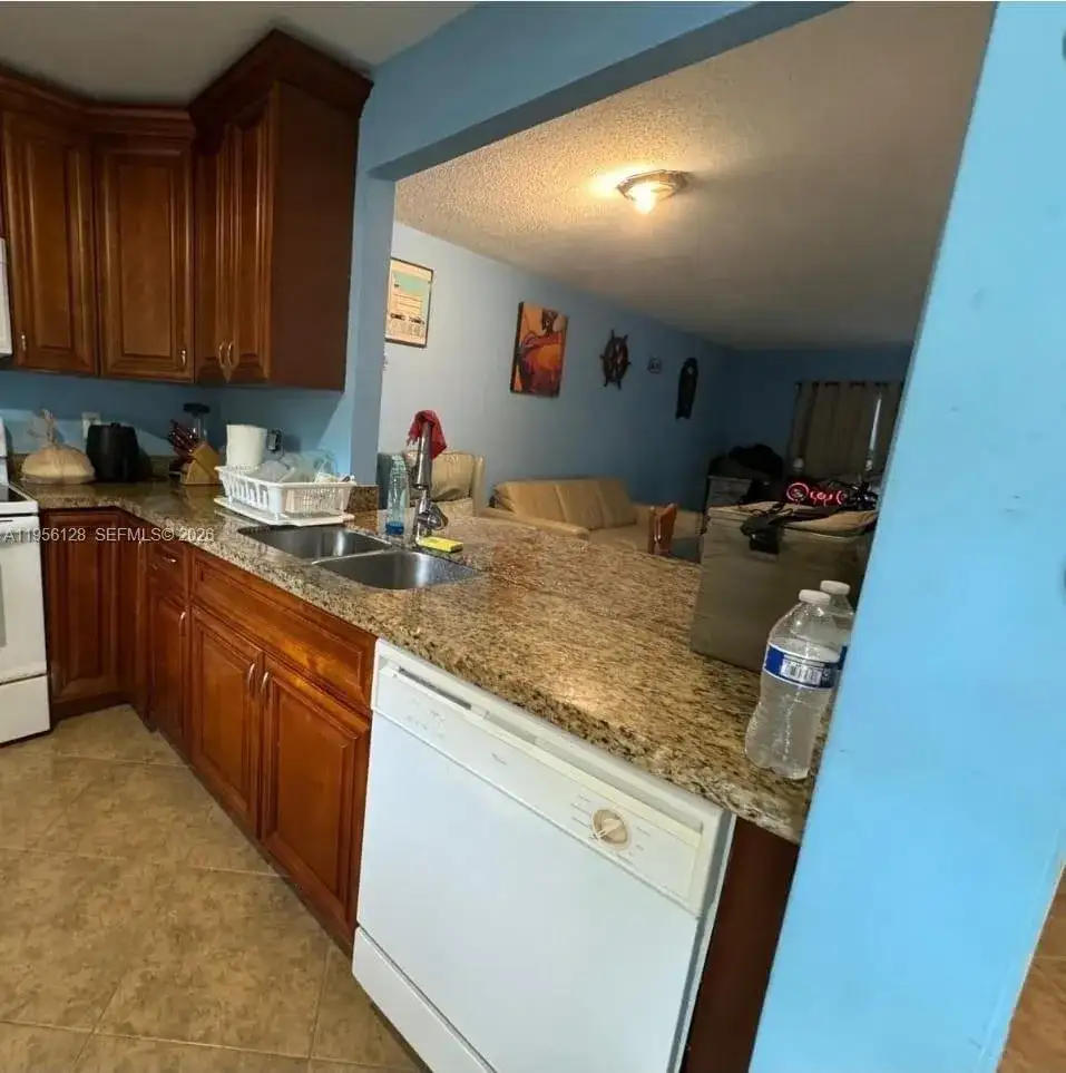 4321 NW 9th Ave # 104, Deerfield Beach FL 33064 photo 2