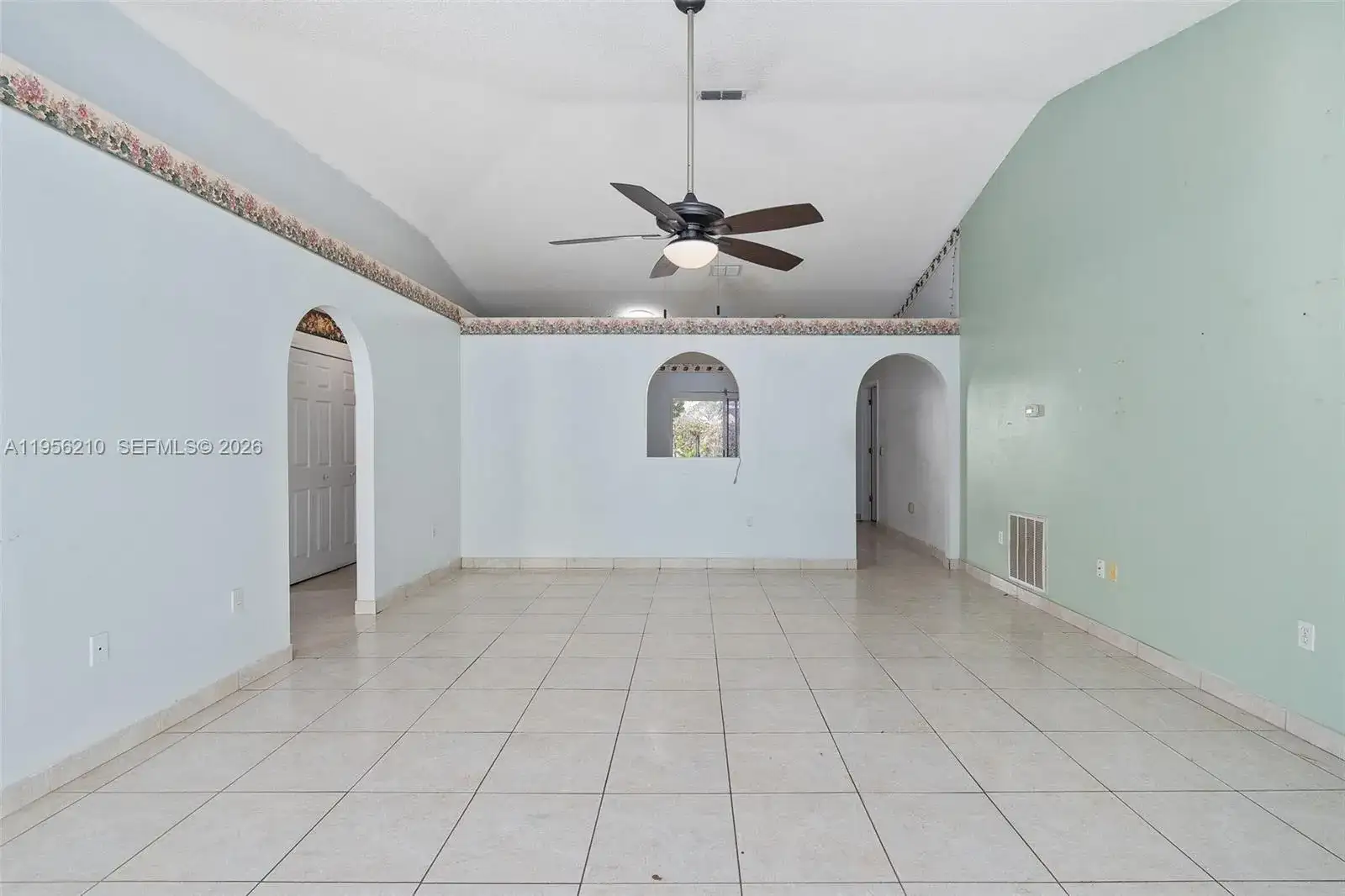 327 Ridge Ct, Other City - In The State Of Florida FL 32712 photo 3