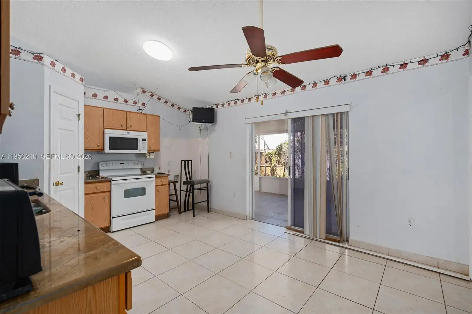327 Ridge Ct, Other City - In The State Of Florida FL 32712 photo 5