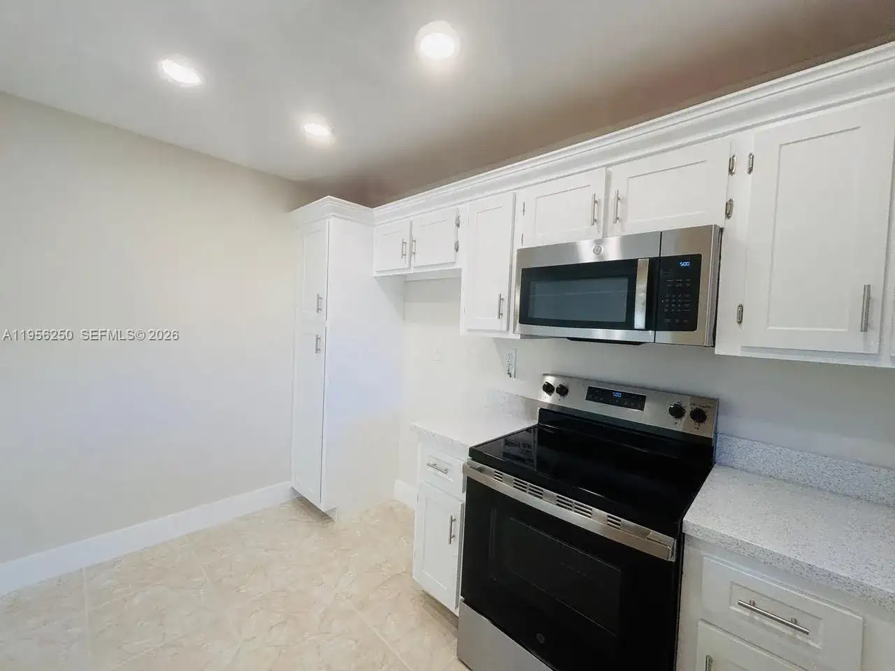 411 S Hollybrook Dr # 305, Pembroke Pines FL 33025 photo 4