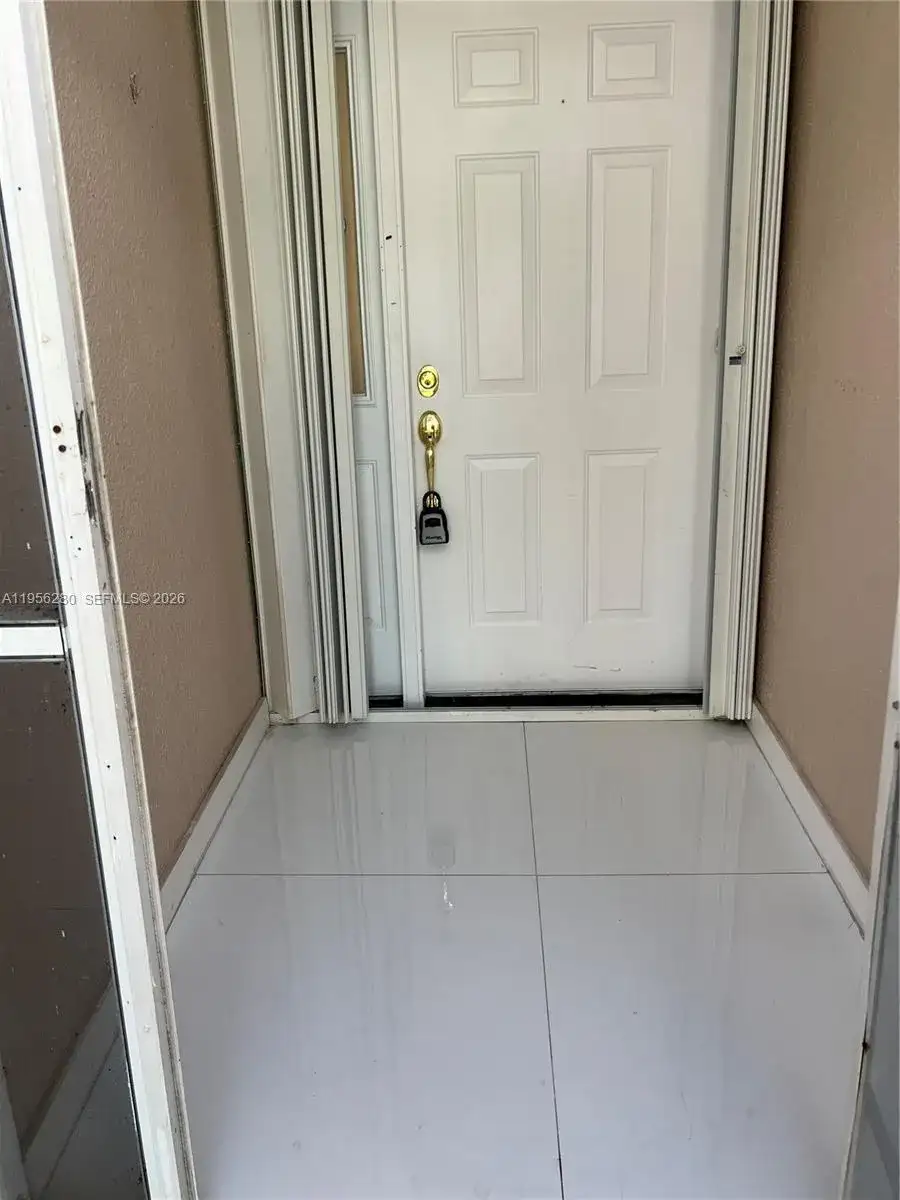 1845 SE 6th Ct, Homestead FL 33033 photo 2