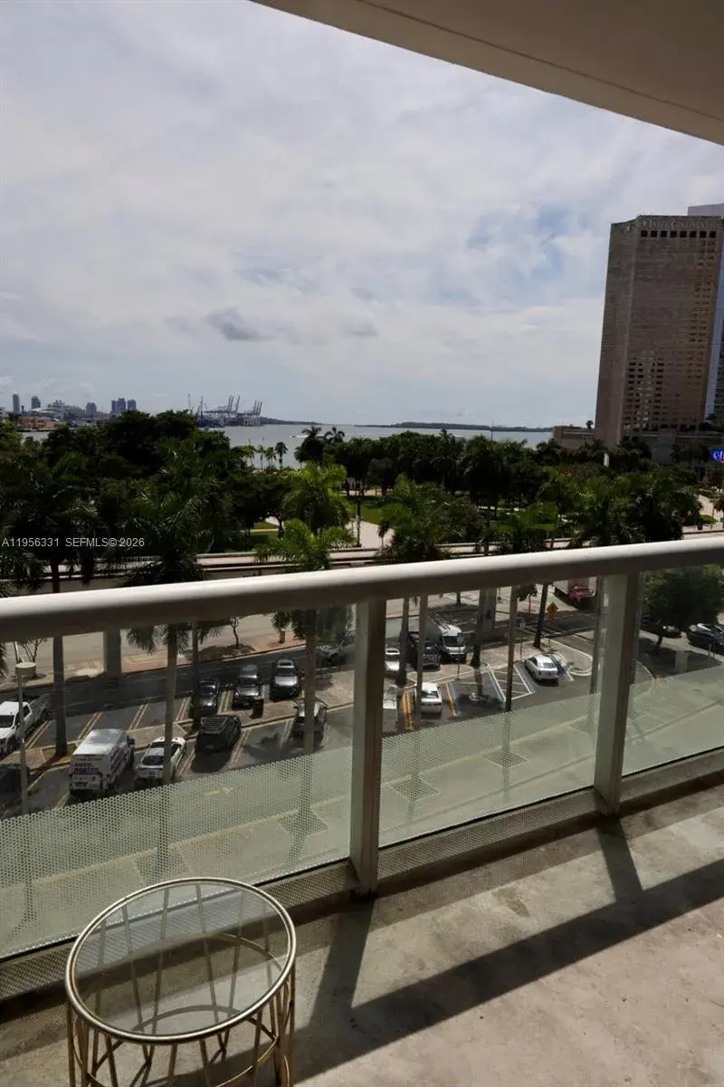 50 Biscayne Blvd # 711, Miami FL 33132