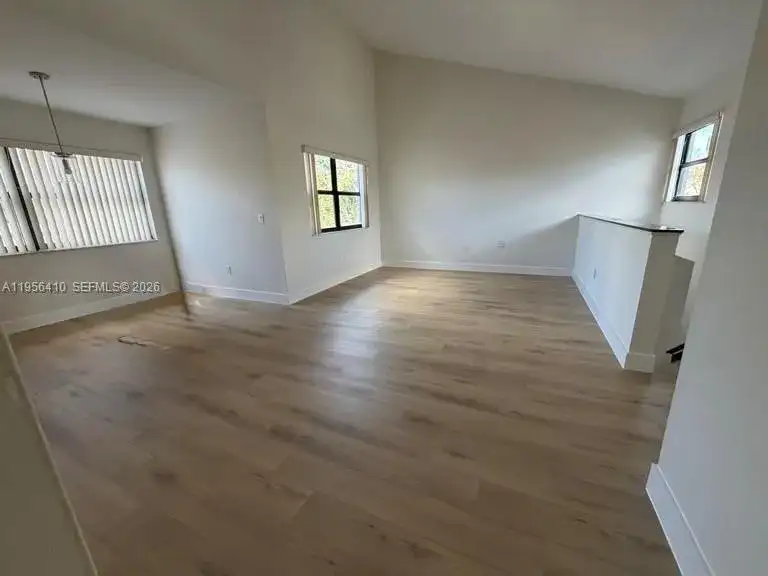 10231 Fontainebleau Blvd # 201, Miami FL 33172 photo 2