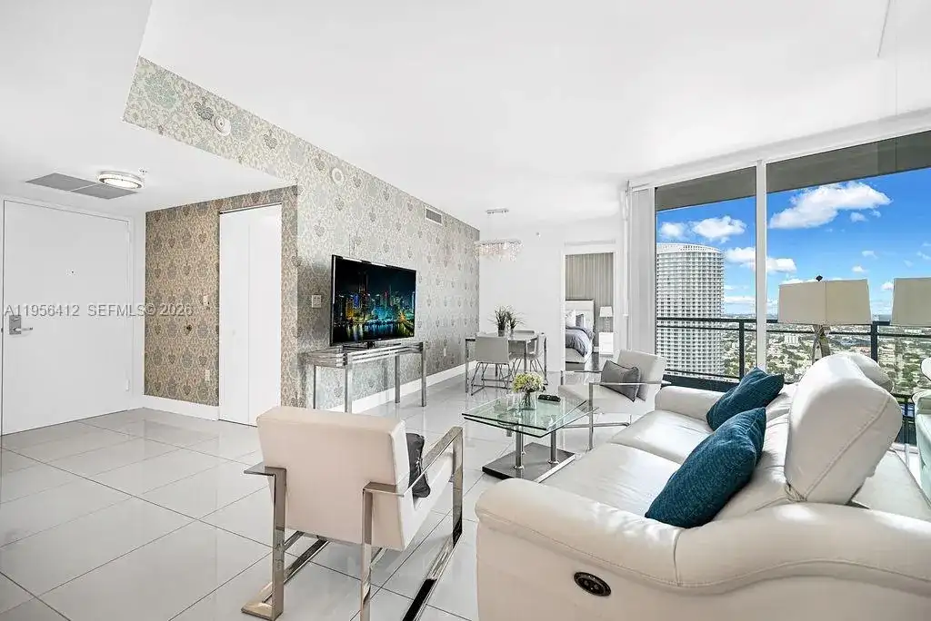 92 SW 3rd St # 4806, Miami FL 33130 photo 3