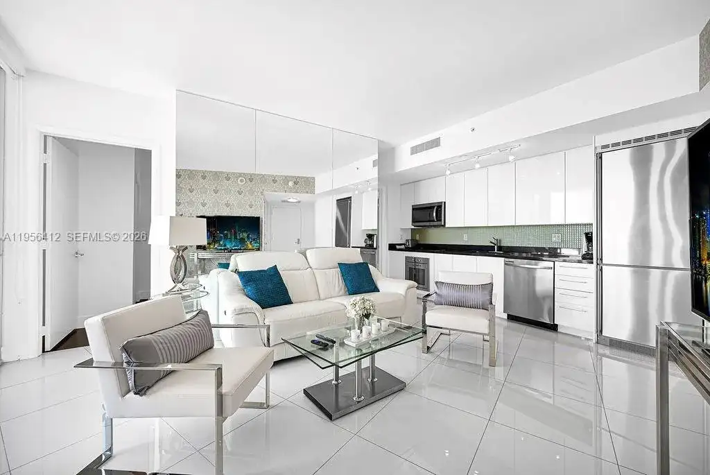 92 SW 3rd St # 4806, Miami FL 33130 photo 4