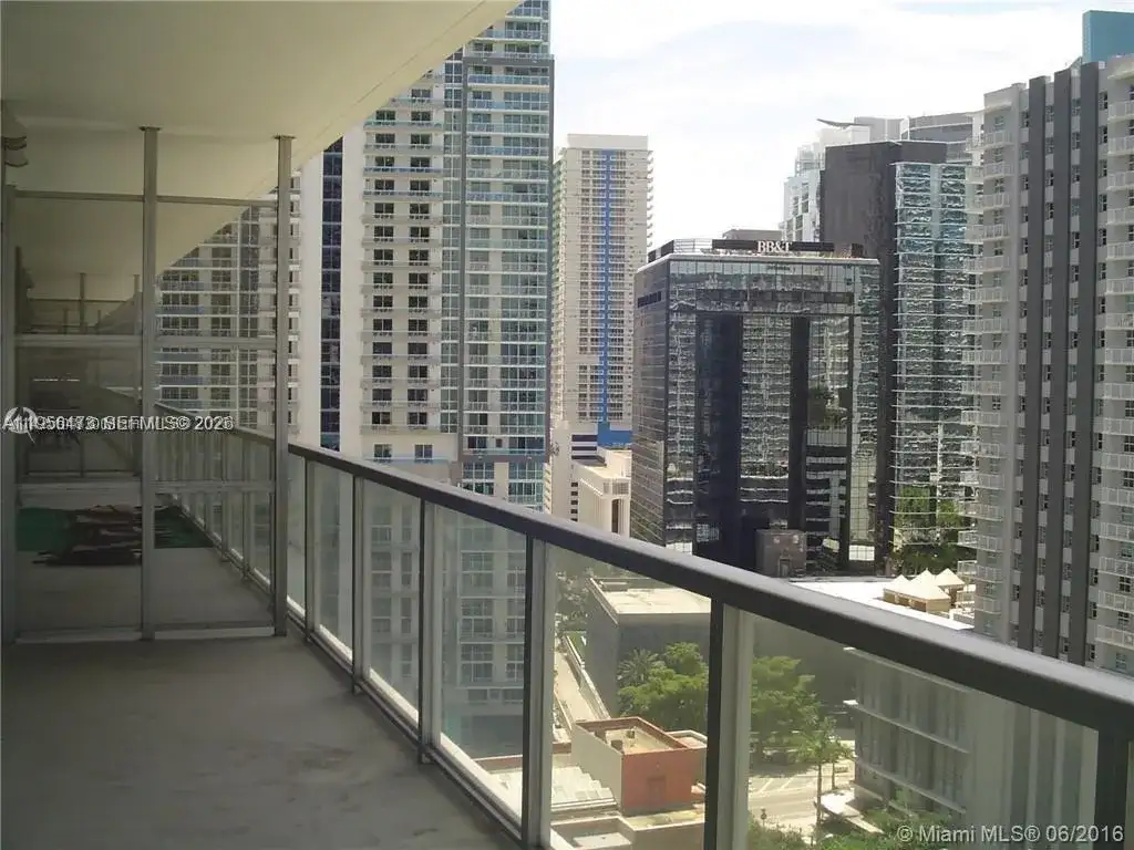 1111 SW 1st Ave, Miami FL 33130 photo 2