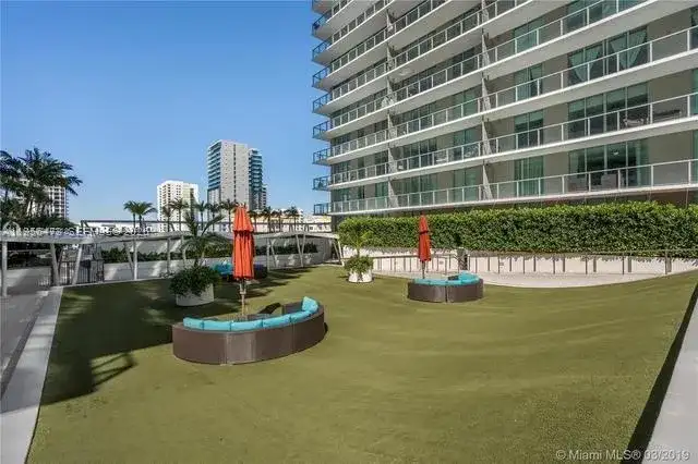 1111 SW 1st Ave, Miami FL 33130 photo 3