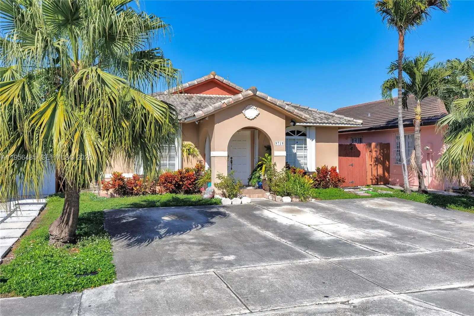 9719 NW 127th St, Hialeah Gardens FL 33018 photo 5