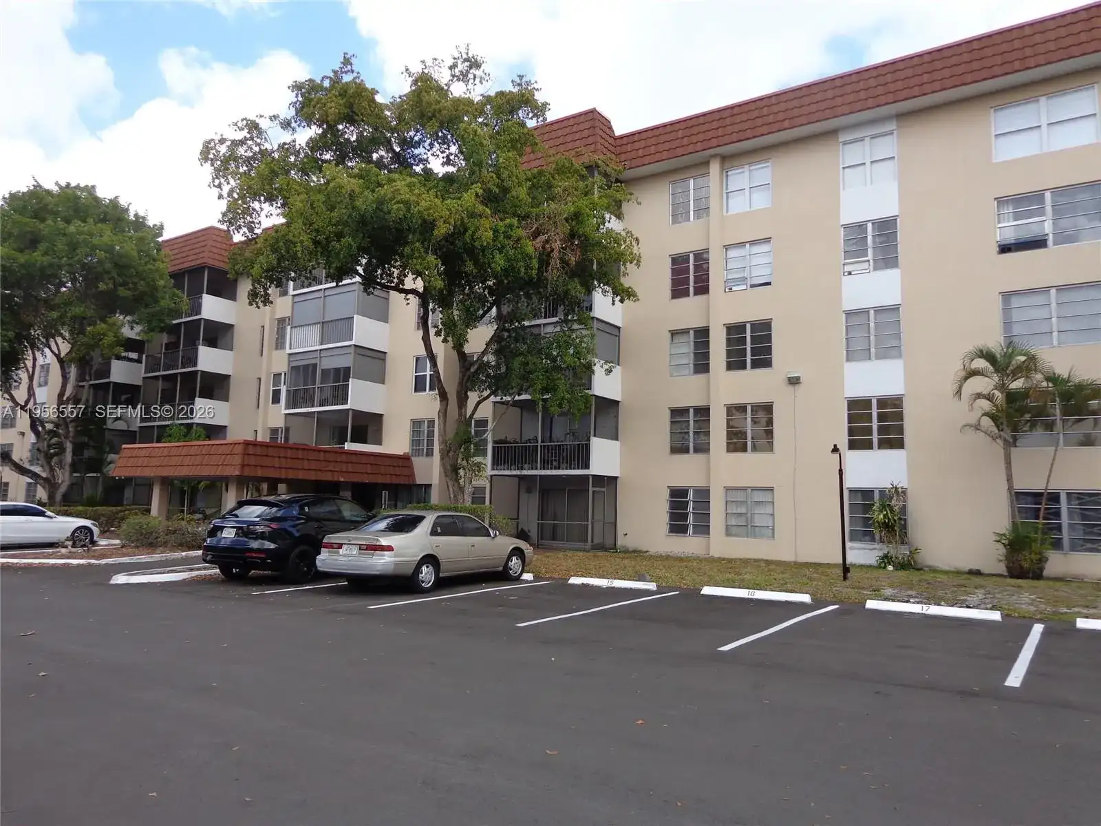 4172 Inverrary Dr # 110, Lauderhill FL 33319 photo 3