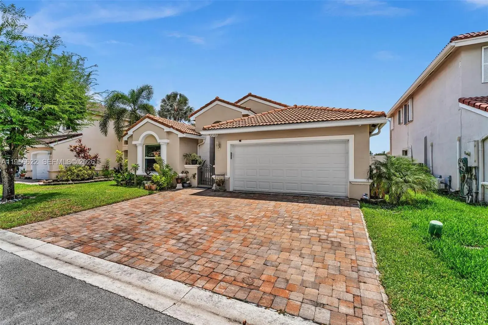 3388 SW 49th St, Hollywood FL 33312