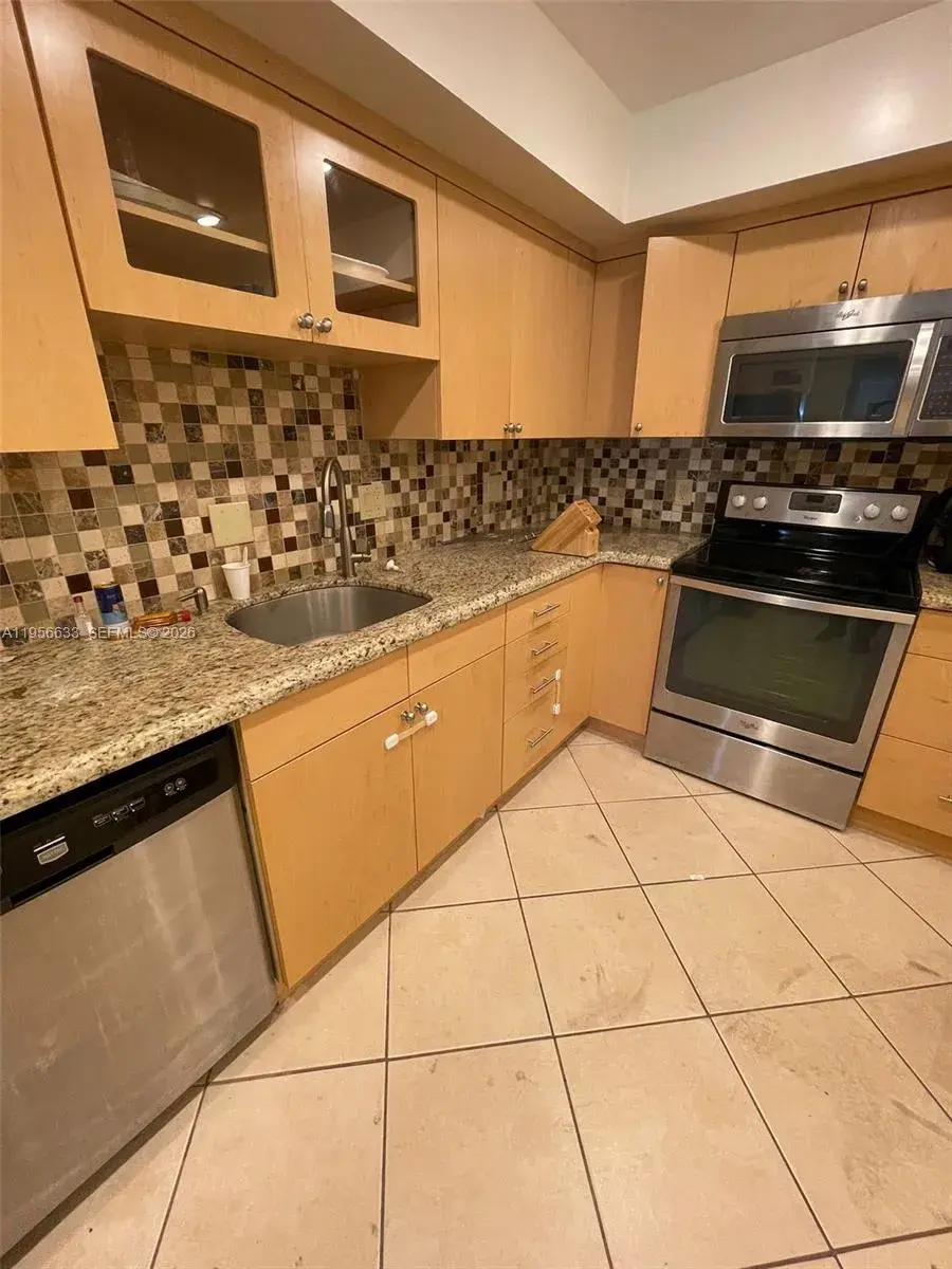 4000 N Hills Dr # 32, Hollywood FL 33021