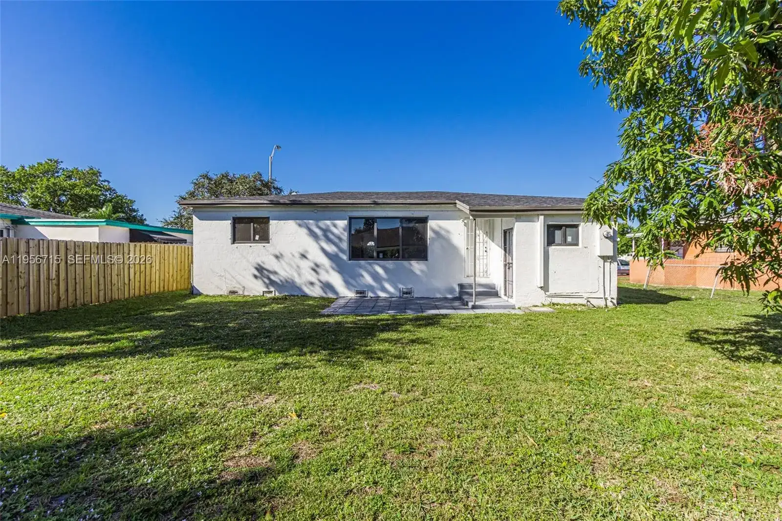 16901 NE 6th Ave, North Miami Beach FL 33162 photo 4